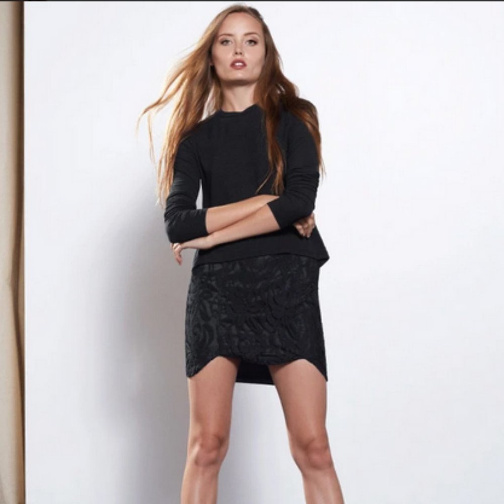 Style Saint Black Lace Skirt with Scalloped Edge - Size Small